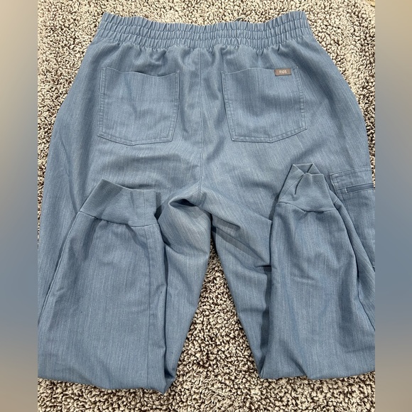 Figs Light Heather Denim Scrub Set - Picture 6 of 6